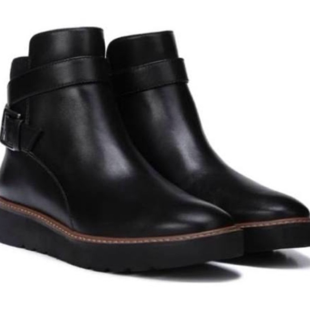 Naturalizer women’s Aster leather bootie